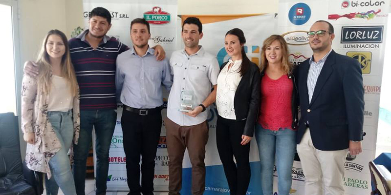 Diego Caparroz fue distinguido como Joven Emprendedor por la Cámara de Comercio