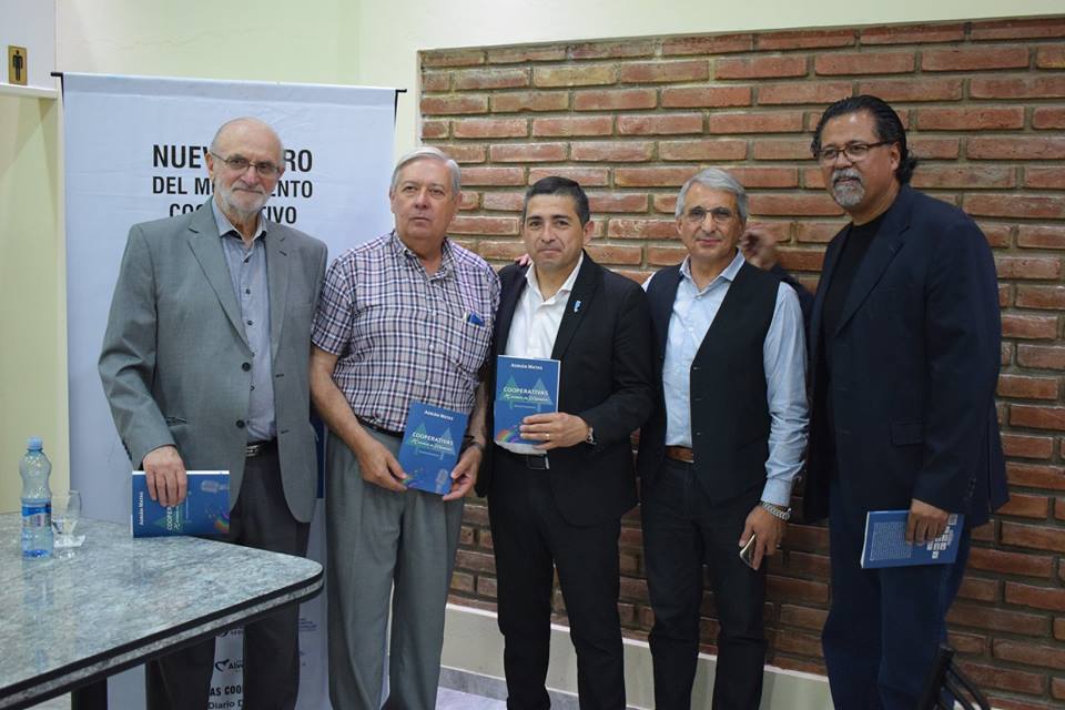 Presentaron un libro sobre Cooperativismo en Mendoza