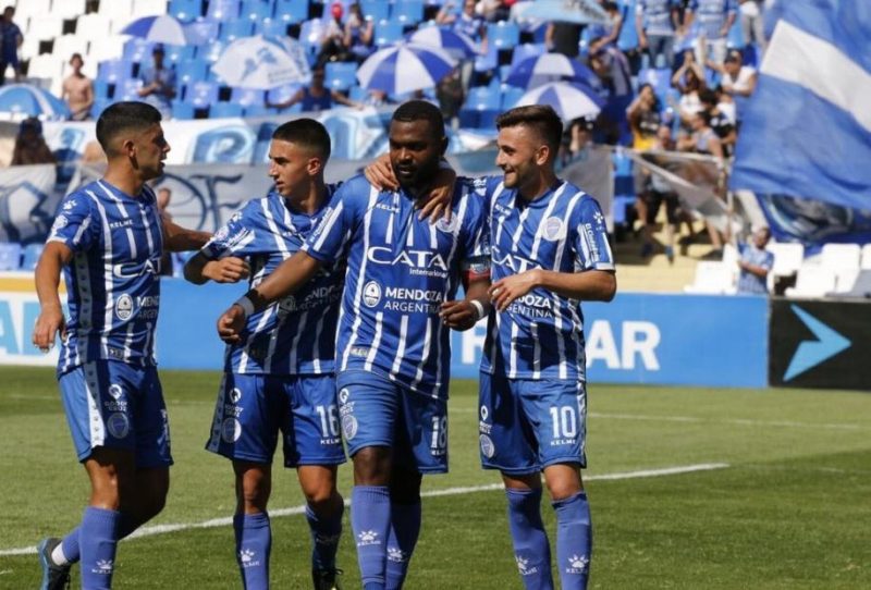 Godoy Cruz le ganó a Atlético Tucumán y sigue de racha