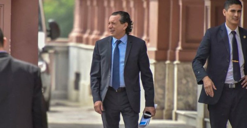 El Gobierno aseguró que el bono de fin de año será no remunerativo “hasta 5000 pesos”
