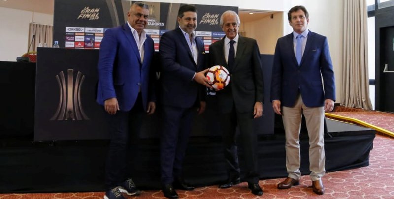El presidente de la Conmebol reveló la promesa que le hicieron Angelici y D’Onofrio