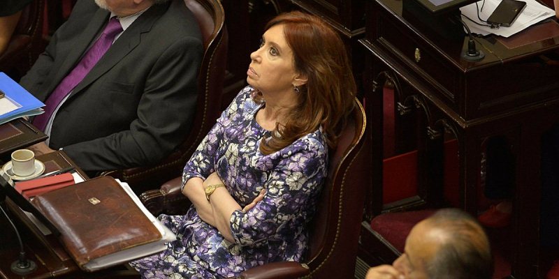 Claudio Bonadio citó a Cristina Kirchner y a 100 empresarios por los cuadernos de las coimas