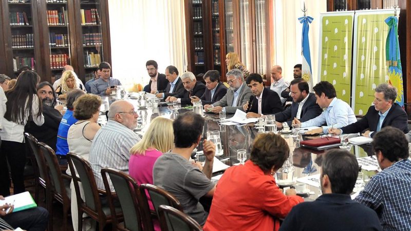 El salario medio de la economía perdió 9,6% de su capacidad de compra en un año