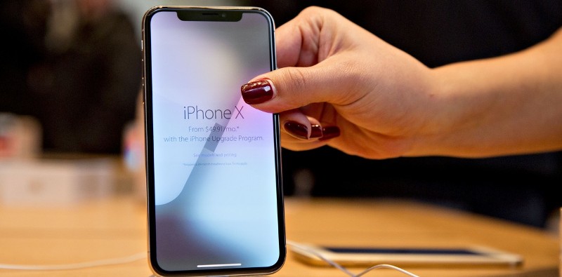 Qué es el “toque fantasma”, la falla que afecta a los iPhone X