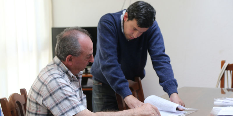 Entregaron cheques del plan forrajero