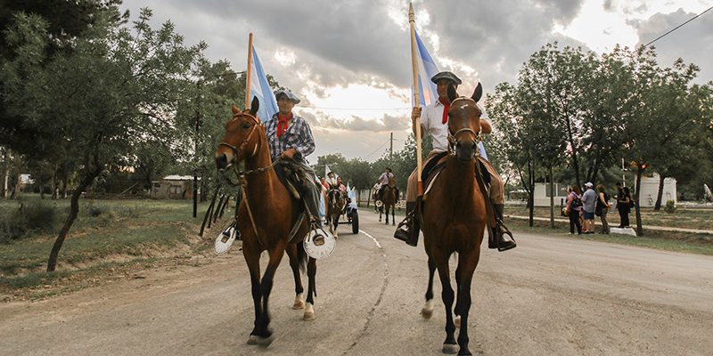 Una gran cabalgata unió Monte Comán y San Pedro del Atuel