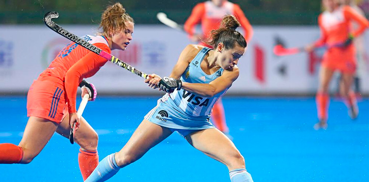 Derrota de Las Leonas ante Holanda