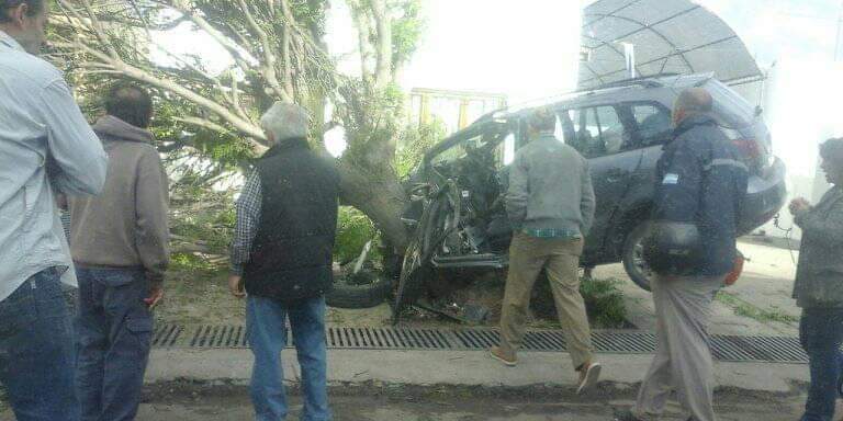 Una joven quedó en grave estado luego de un fuerte choque