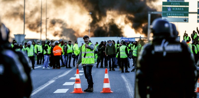 Crece la protesta en Francia contra el aumento de los combustibles: hay más de 400 heridos