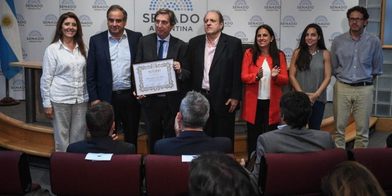 Salutaciones por el premio que el senado de la nación le otorgó al municipio