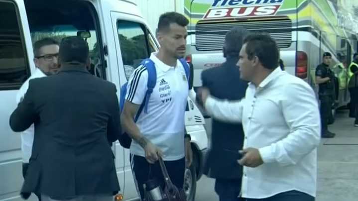 Como en “Mi pobre angelito”: la Selección llegó al estadio de Mendoza con un futbolista menos