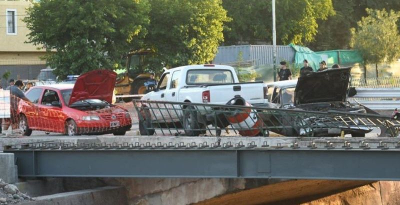 Tragedia de la Costanera: “Se atravesó el camión y pegué el volantazo”
