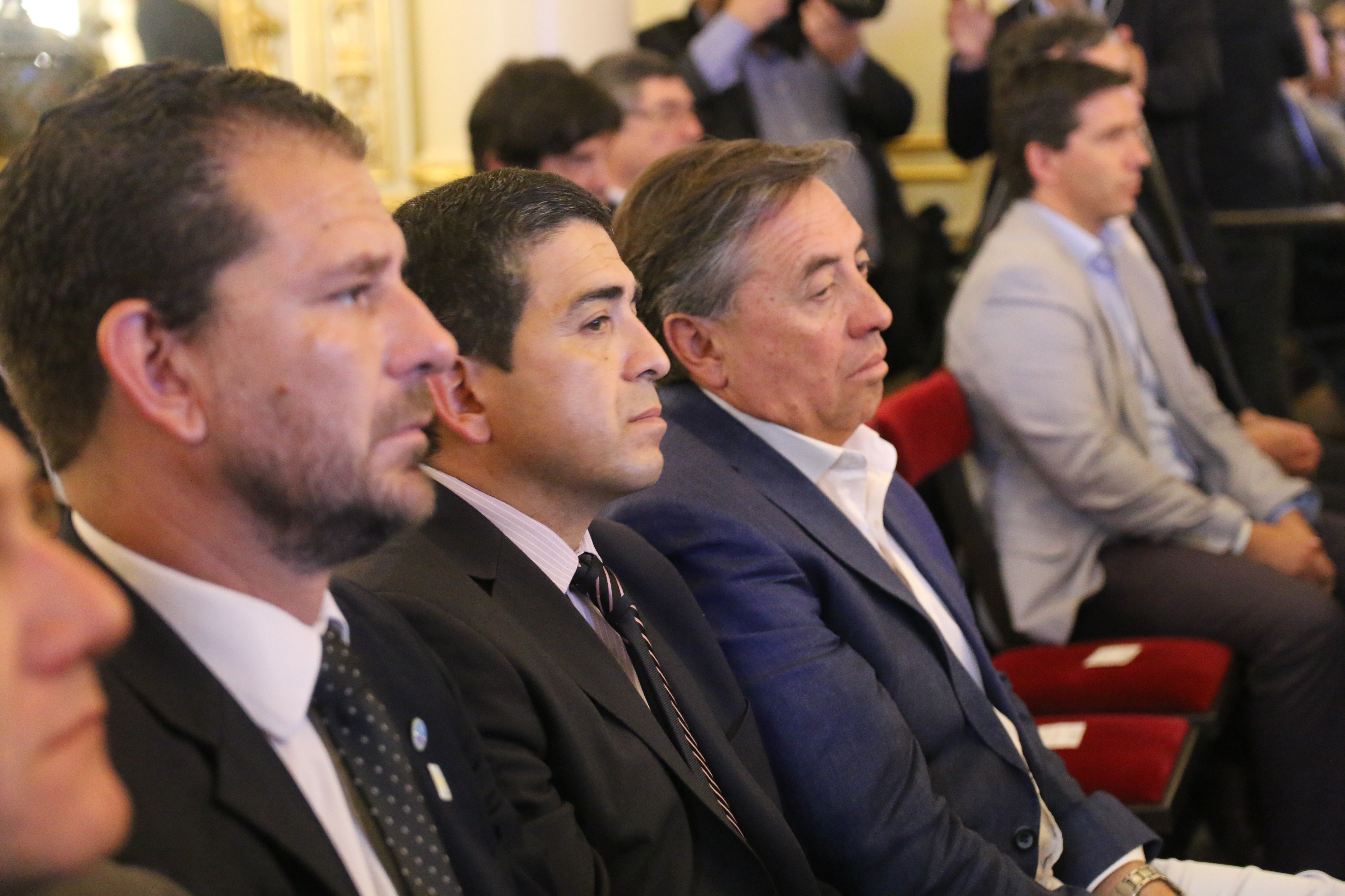 Alvear presente en la licitación de Portezuelo del Viento