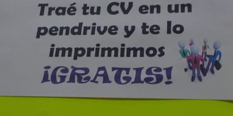 Una librería imprime gratis el Curriculum a quienes no tienen trabajo