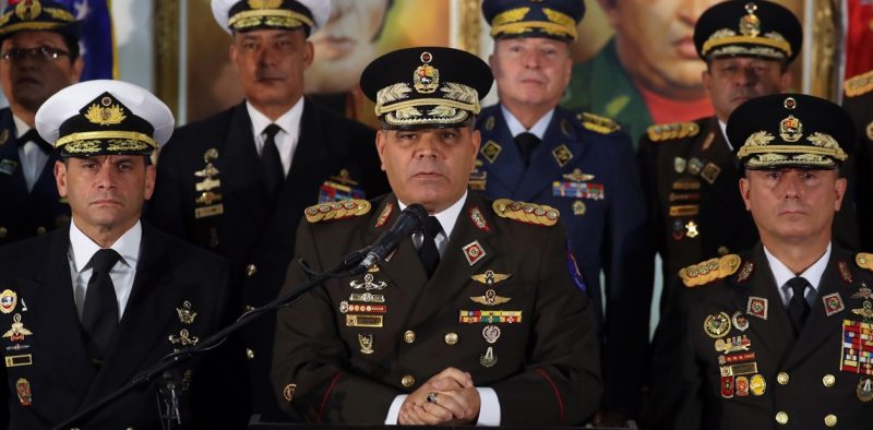 Venezuela: los militares declaran su lealtad a Nicolás Maduro y denuncian un golpe de Estado