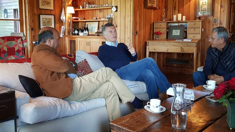 Mauricio Macri mueve sus fichas en Neuquén con un nuevo guiño a la candidatura de “Pechi” Quiroga