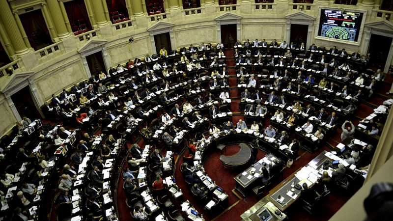 Extinción de dominio: cuáles son las diferencias entre el DNU que firmó Macri y los proyectos que se aprobaron en el Congreso