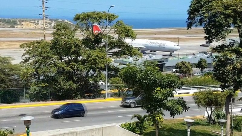 Las primeras imágenes del misterioso avión ruso que llegó en secreto a Venezuela