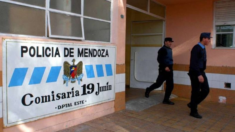 Se llevan $10.000 y teléfonos celulares tras un asalto en un hotel alojamiento de Junín