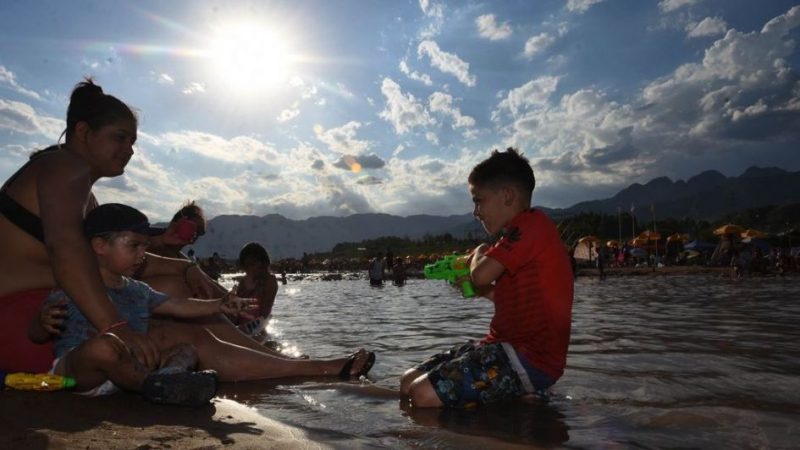 Se mantiene el alerta roja por calor extremo en Mendoza y 4 provincias más