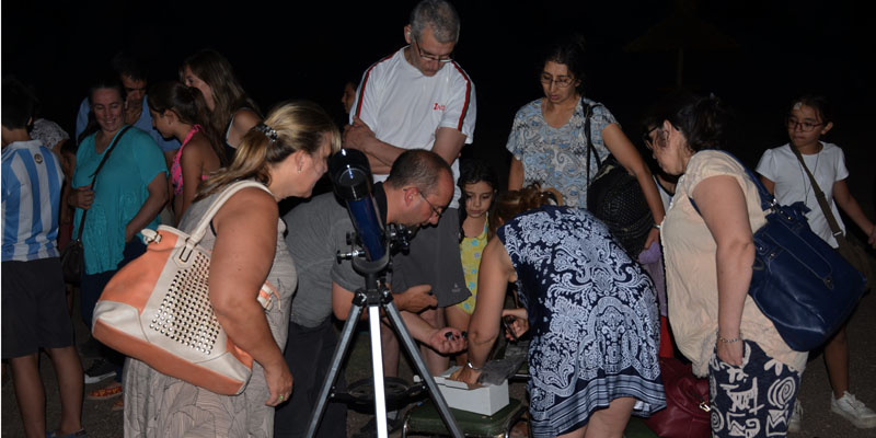 Nueva observación nocturna con telescopio