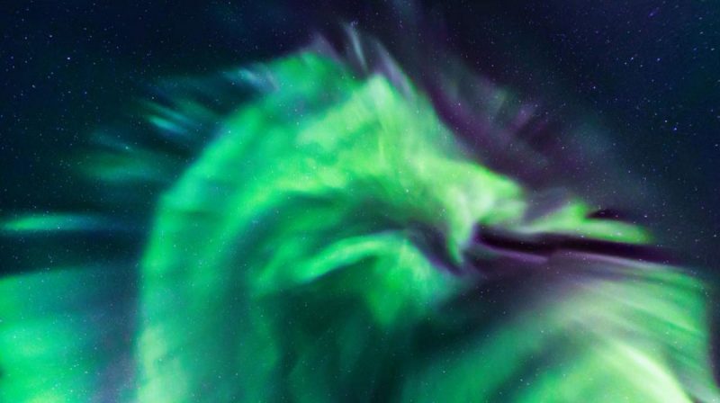 La NASA difundió la tremenda foto de una aurora boreal con forma de dragón