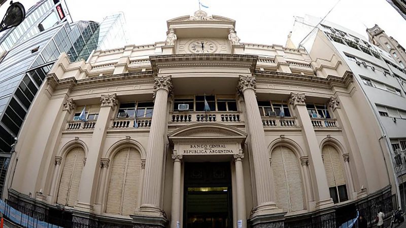 El Banco Central también ordenó devolver los descuentos a los jubildos