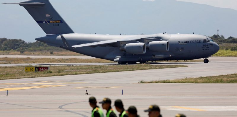 Llegó a Colombia el primer avión militar de Estados Unidos con ayuda humanitaria para Venezuela