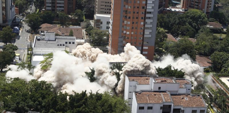 Demolieron el edificio Mónaco, refugio de Pablo Escobar y símbolo del cartel de Medellín
