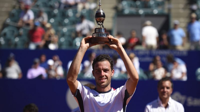 Cecchinato brilló ante Schwartzman y es campeón en Buenos Aires