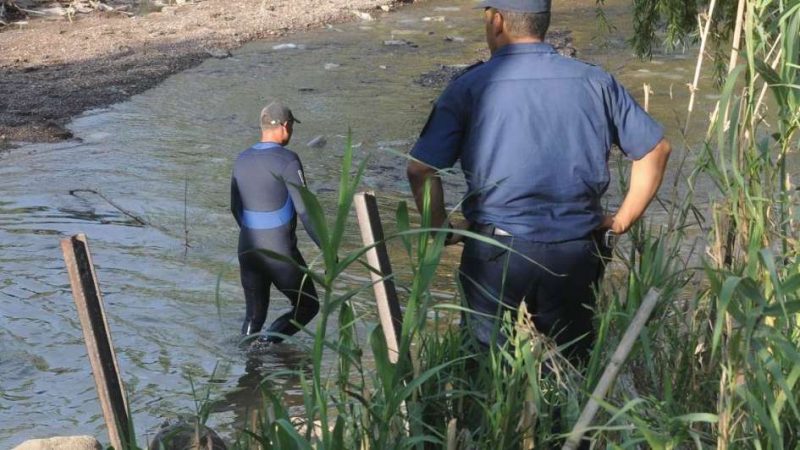 Falleció ahogado un hombre en Maipú: su pareja se salvó atándose a una soga