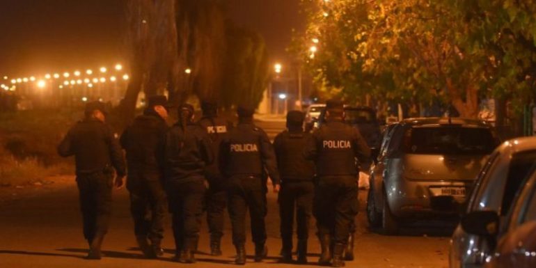 Ordenan filmar allanamientos con los celulares de los policías