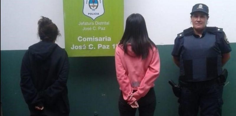 Liberan a la joven que ayudó a su madre a matar a su padre de 185 puñaladas