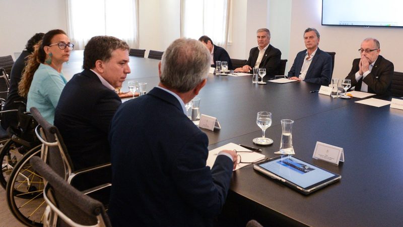 El Gobierno asegura que no está preocupado por la suba del dólar