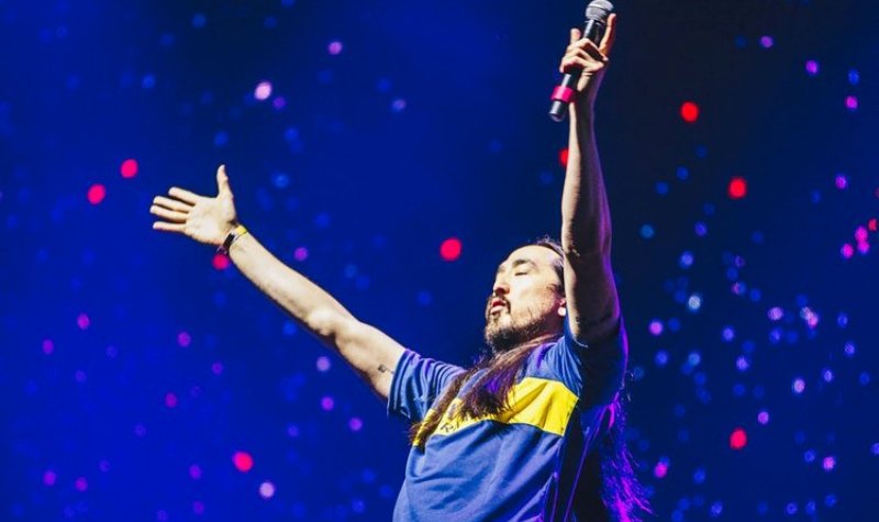 La palabra de Steve Aoki, el DJ norteamericano que tocó en el Lollapalooza con la camiseta de Boca