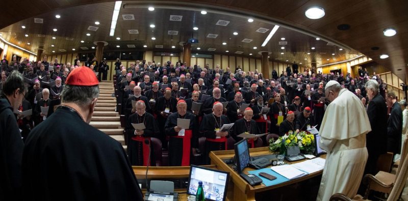 Aumentan los católicos en el mundo pero hay menos sacerdotes
