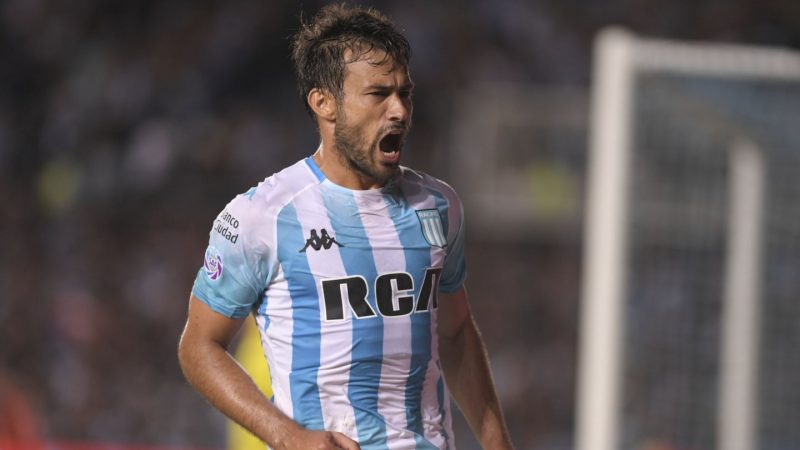Racing le ganó a Estudiantes y sigue soñando con el título