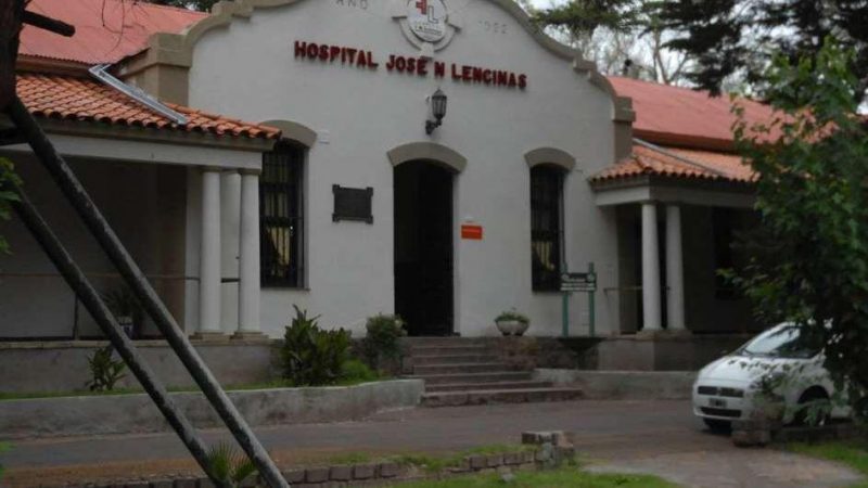 Investigan el incendio de un auto en una comisaría y una balacera en el hospital Lencinas
