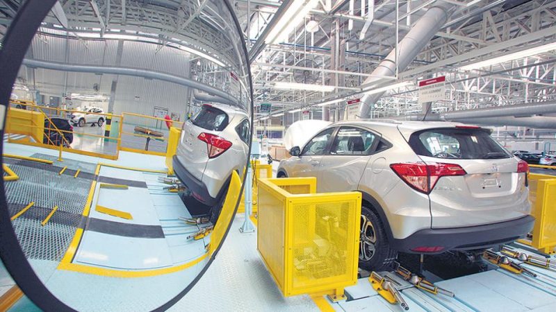 La mitad de la industria argentina está paralizada