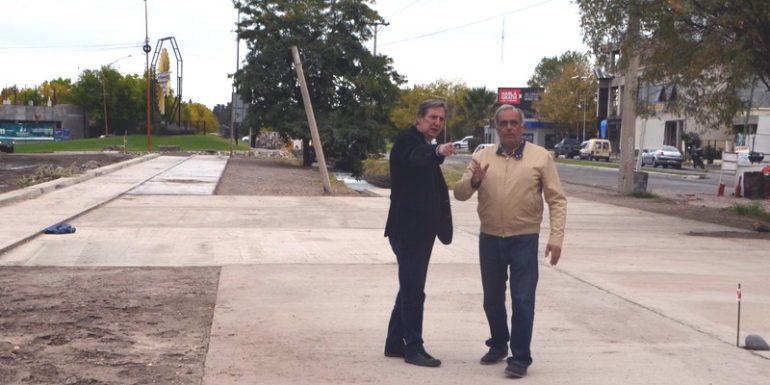 Emir Félix recorrió los avances de la nueva doble vía de la avenida Rawson