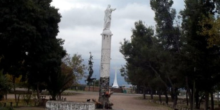 Solicitan construcción de baños públicos en Rotonda El Cristo de San Rafael