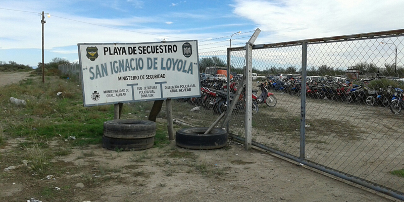 Robaron dos motos de la Playa de la Policía