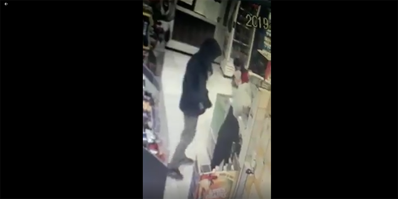 Dos delincuentes asaltaron el Kiosco Niño Bueno