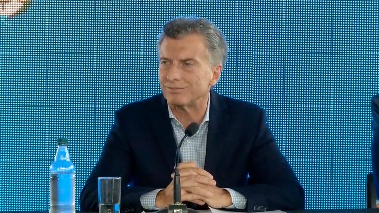 Macri se reunió con el titular de la ANSES para analizar el último fallo de la Corte y preparar el anuncio de créditos para jubilados