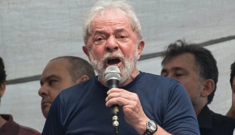Lula da Silva cumplió un año en la cárcel, preso por corrupción: “Puedo dormir con la conciencia tranquila de mi inocencia”