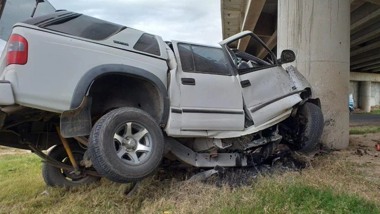 Córdoba: un hombre asesinó a su pareja y a su suegra y se suicidó en la ruta chocando contra una columna