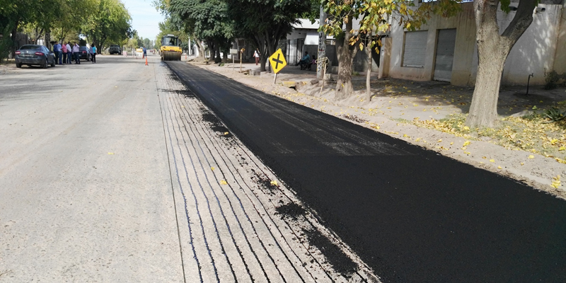 Continúa el asfaltado en nuestro departamento