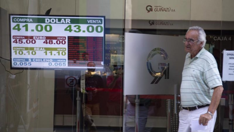 Reapareció la demanda y escaló la divisa