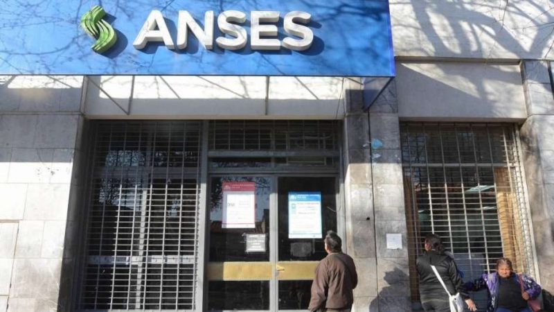 Anses eliminó un requisito clave para el cobro de la asignación por ayuda escolar