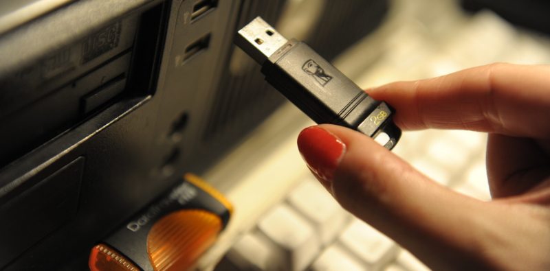Un dolor de cabeza menos: Windows 10 ahora permite retirar el pendrive de forma más sencilla